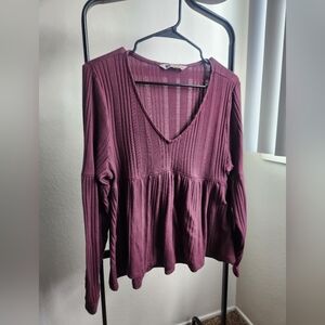 Ribbed V-Neck Sweater in Plum